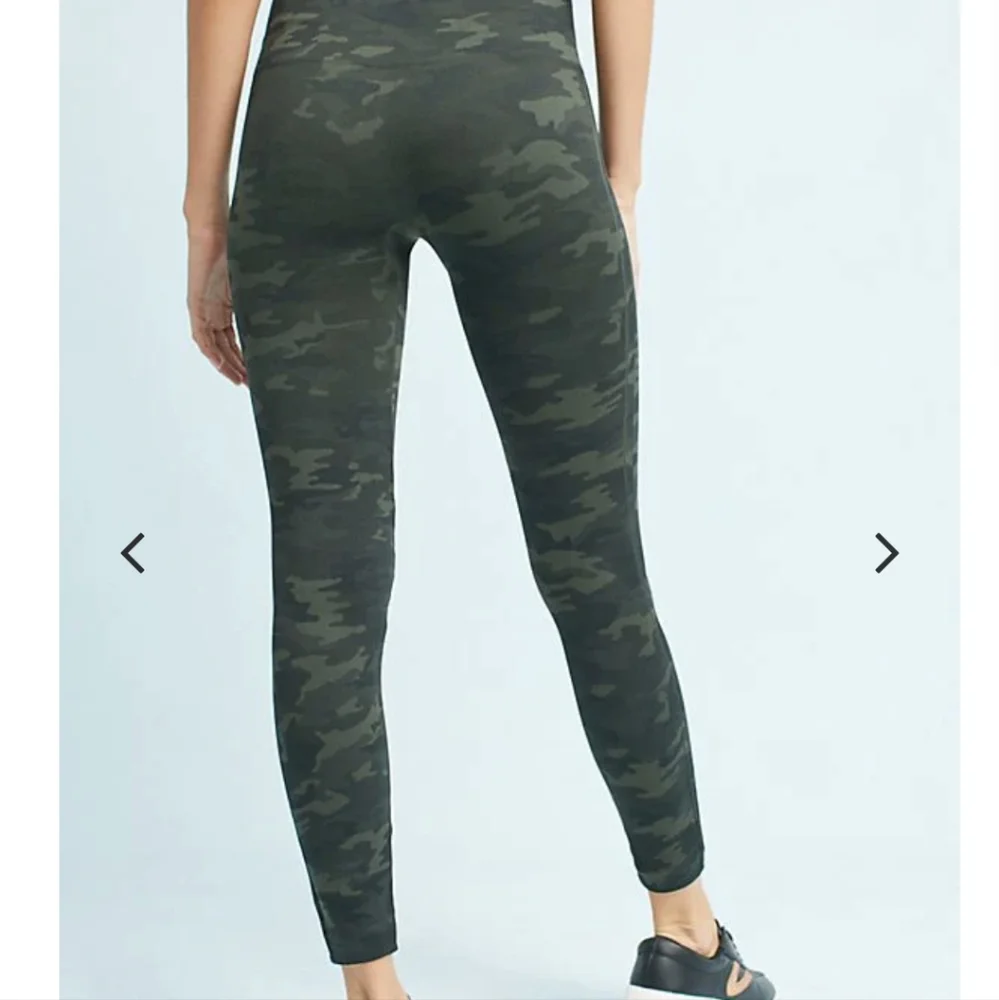 SPANX leggings camo color size large - Picture 2 of 5